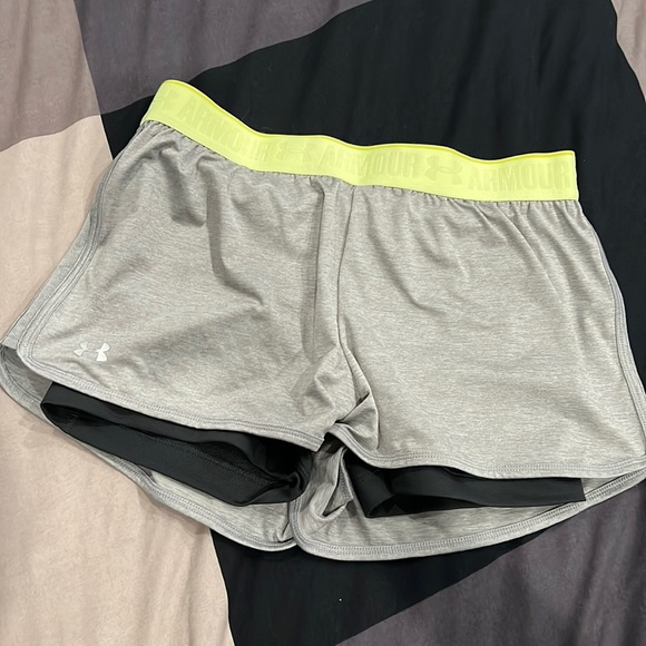 Used Under Armour workout shorts - Picture 1 of 3